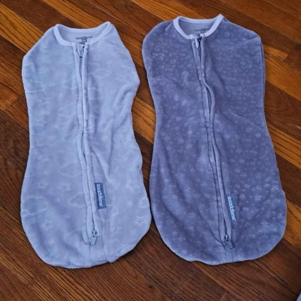 SwaddleMe Baby Swaddles in Light Gray and Dark Gray